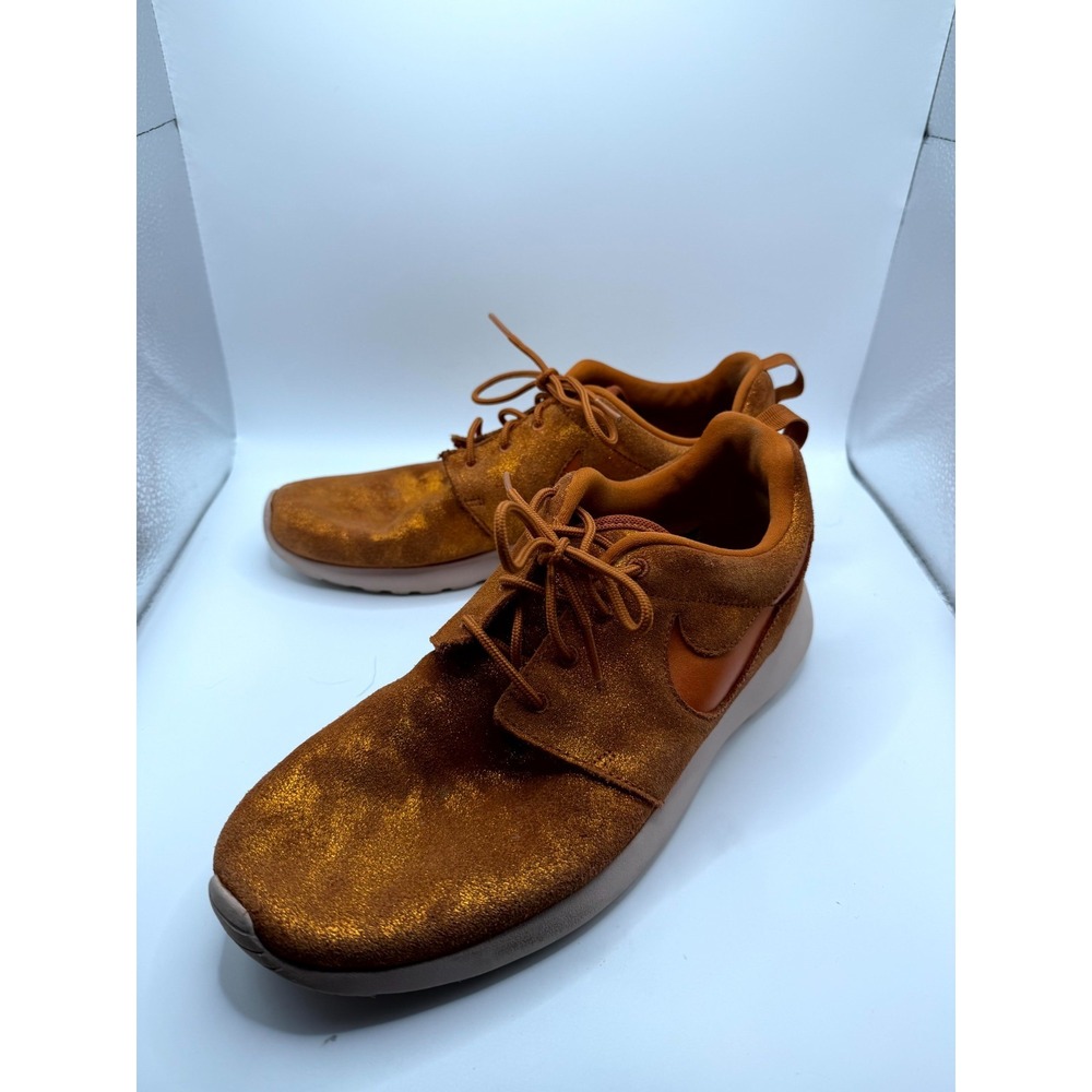 Nike Roshe One Premium 833928-901 Women 9.5 Sneaker Metallic Tawny Leather Shoes